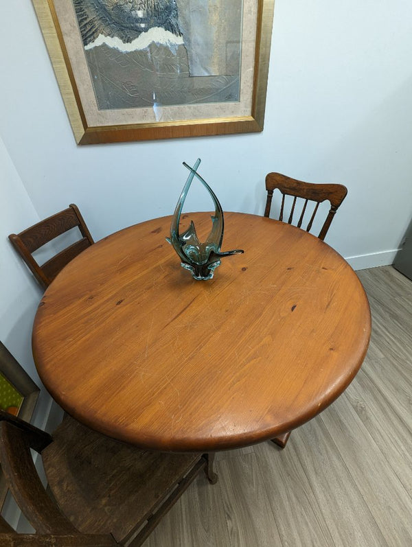 Beautiful Solid wood Round Dining room Table