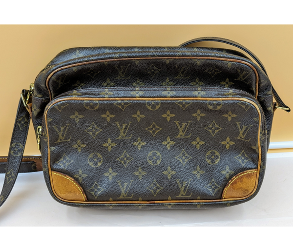 Louis Vuitton Shoulder Bag Jewelry KW Consignment Inc. 1370.00