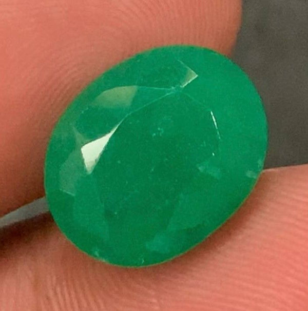 $9,350 Appraisal - 9.35 ct Cert. Emerald gemstone