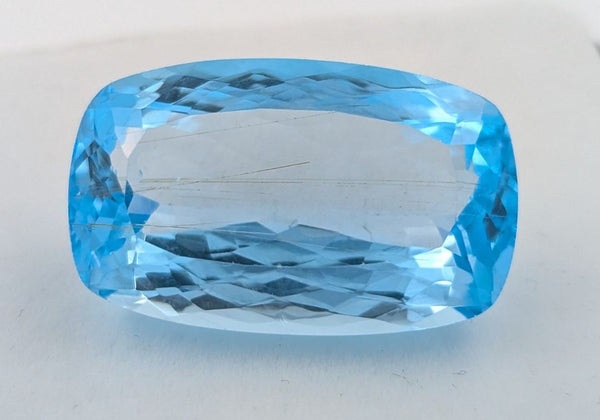 $8,000 Appraisal - 32 ct Cert. Royal Blue Topaz gemstone