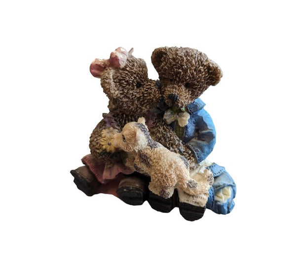 2 Teddy Bears with Cat