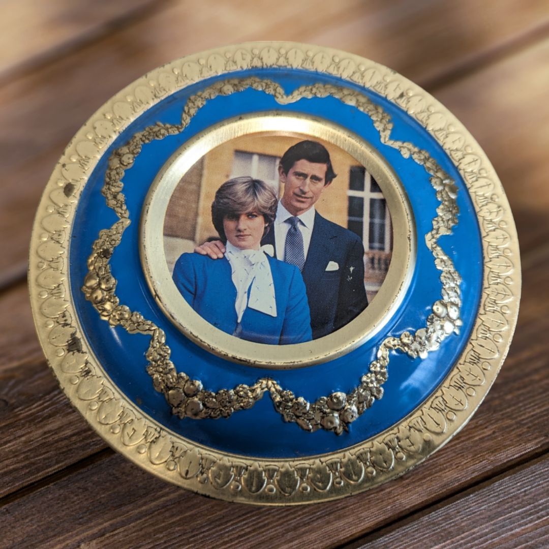 Vintage Biscuit Tin Meltis Bedford England Metal Prince Charles & Lady Diana