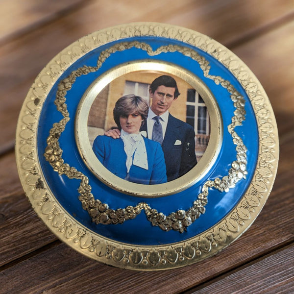 Vintage Biscuit Tin Meltis Bedford England Metal Prince Charles & Lady Diana