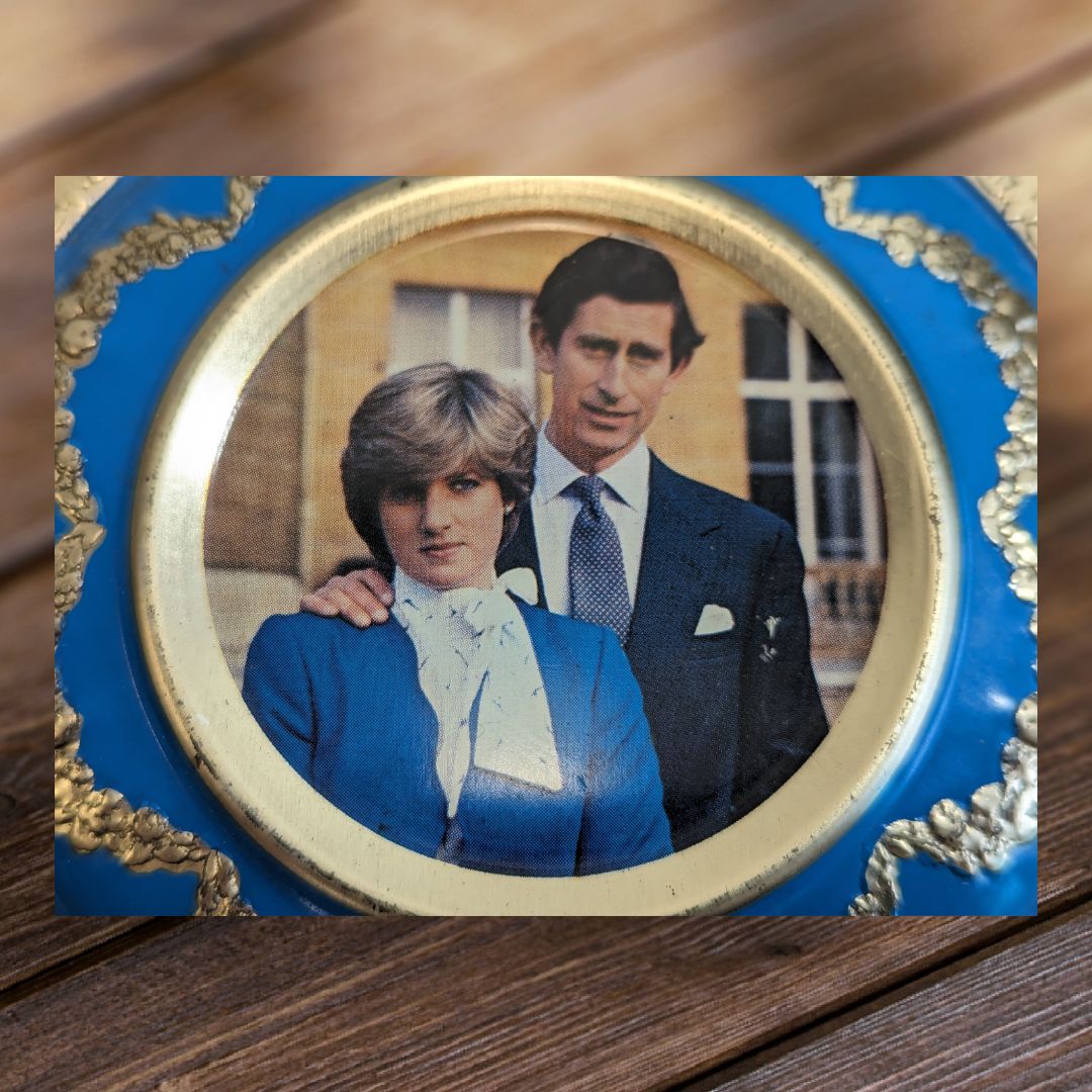 Vintage Biscuit Tin Meltis Bedford England Metal Prince Charles & Lady Diana