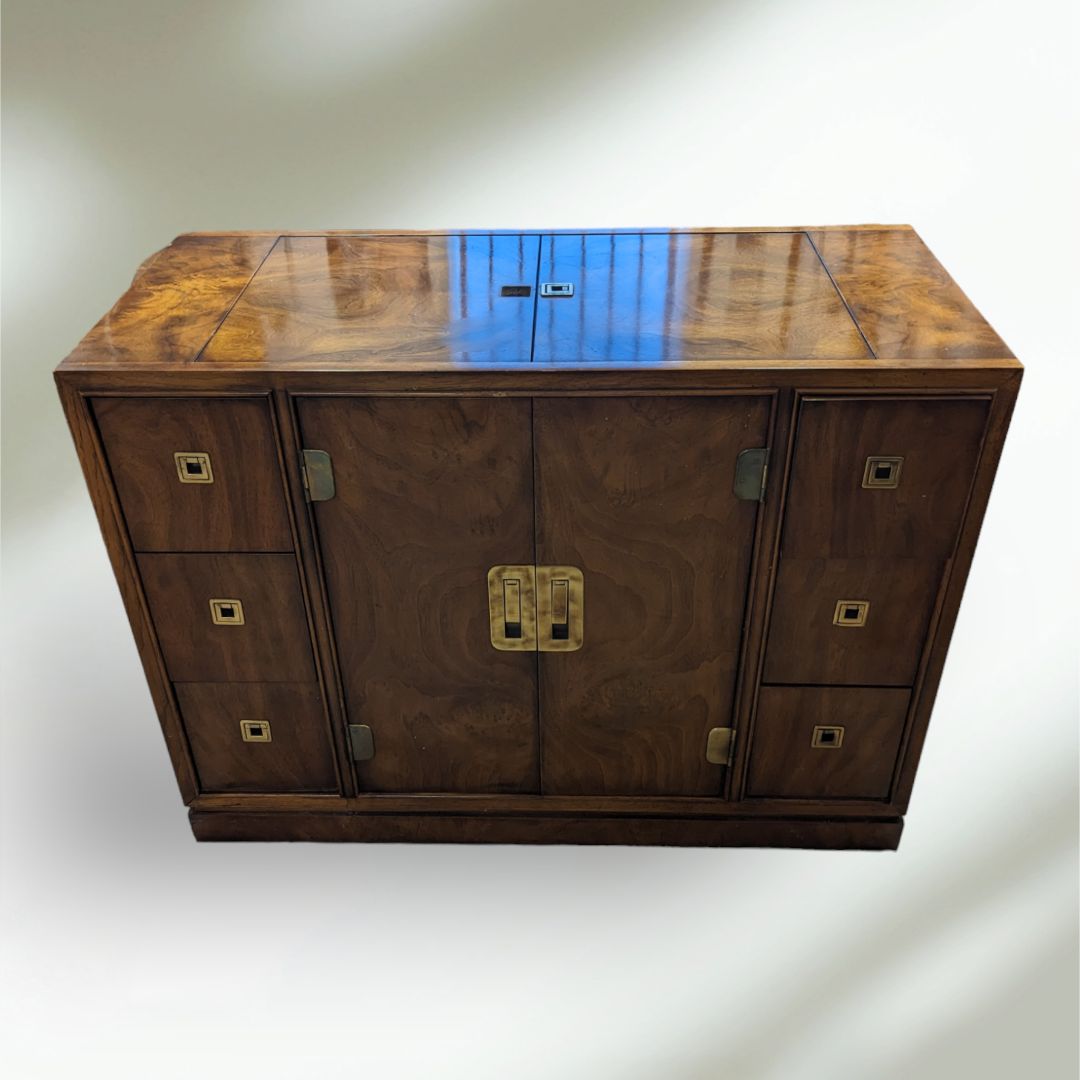 Buffett / server bar