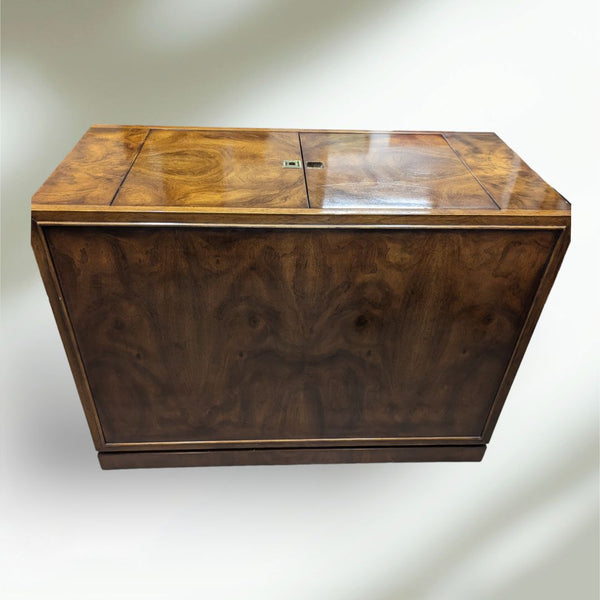 Buffett / server bar