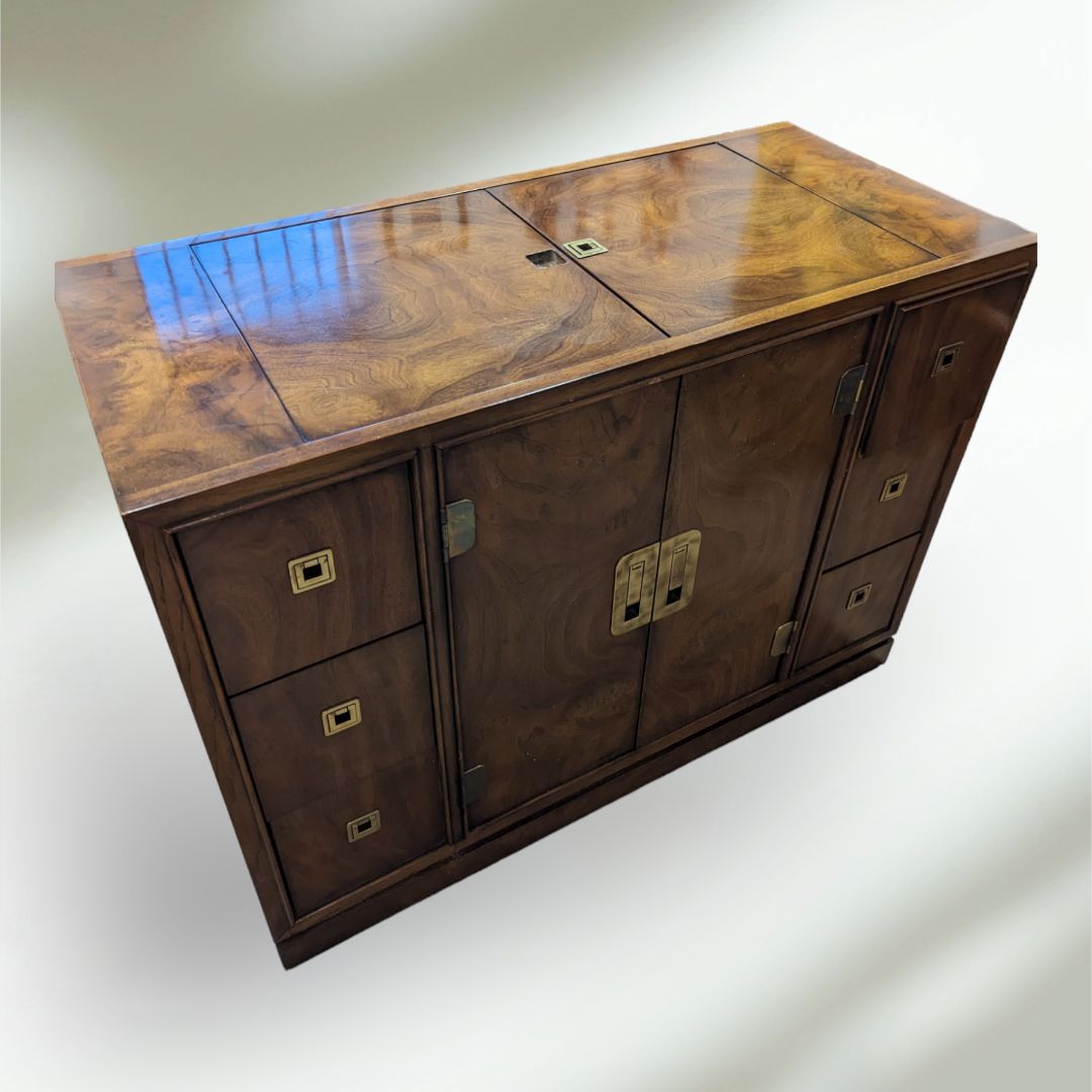 Buffett / server bar