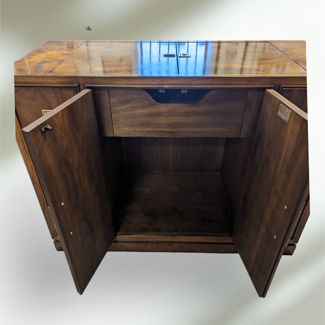 Buffett / server bar