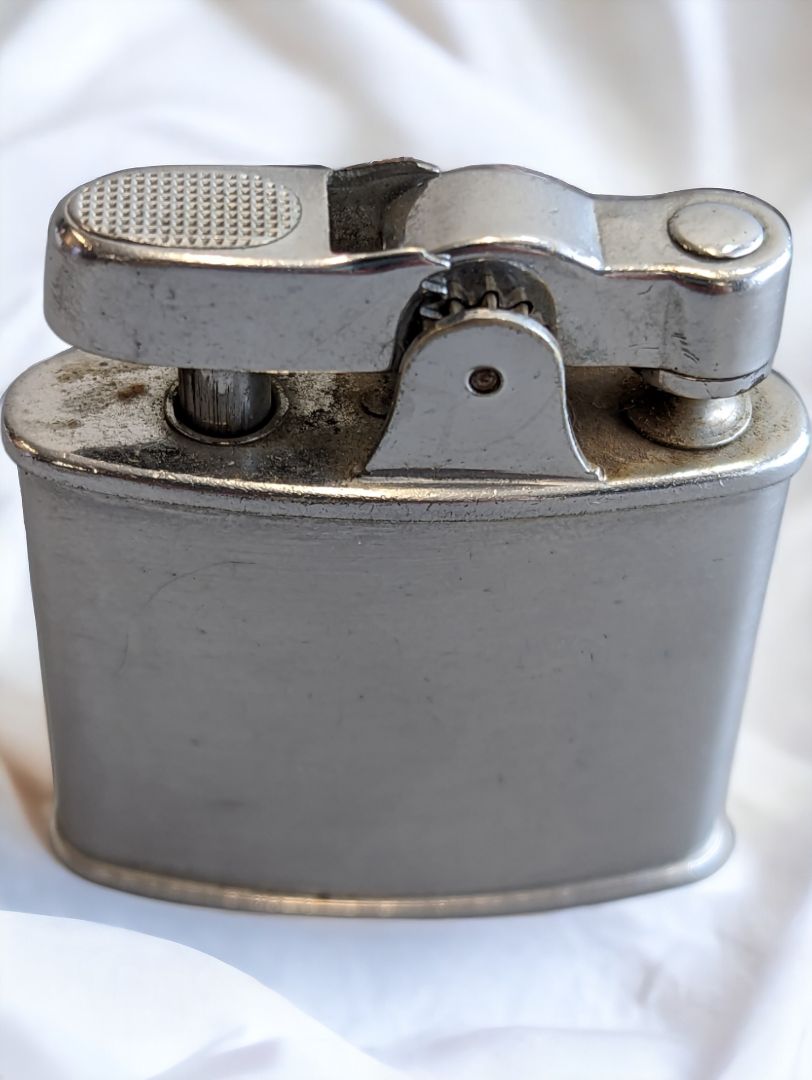 silver  Vintage RONSON Standard Lighter