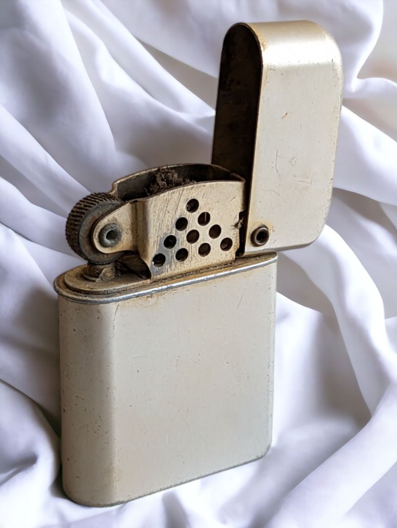 Silver & Green  Vintage Storm Master Lighter