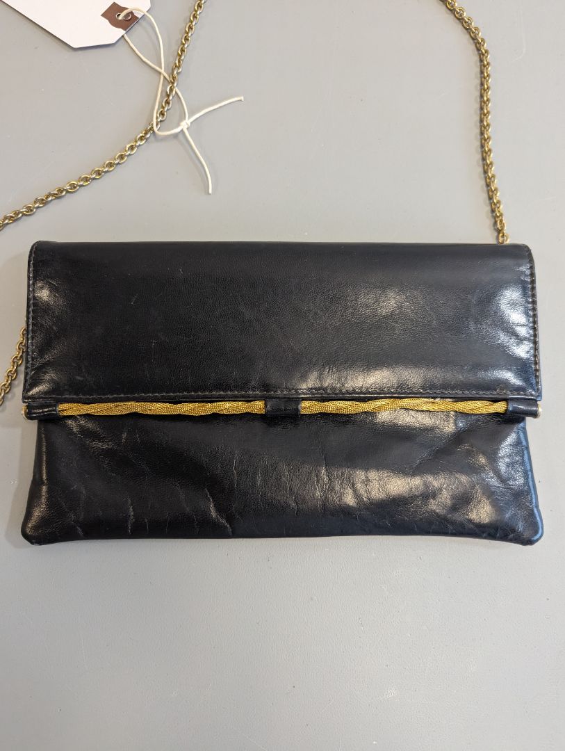 Black & Gold Shoulder Bag W Chain Strap