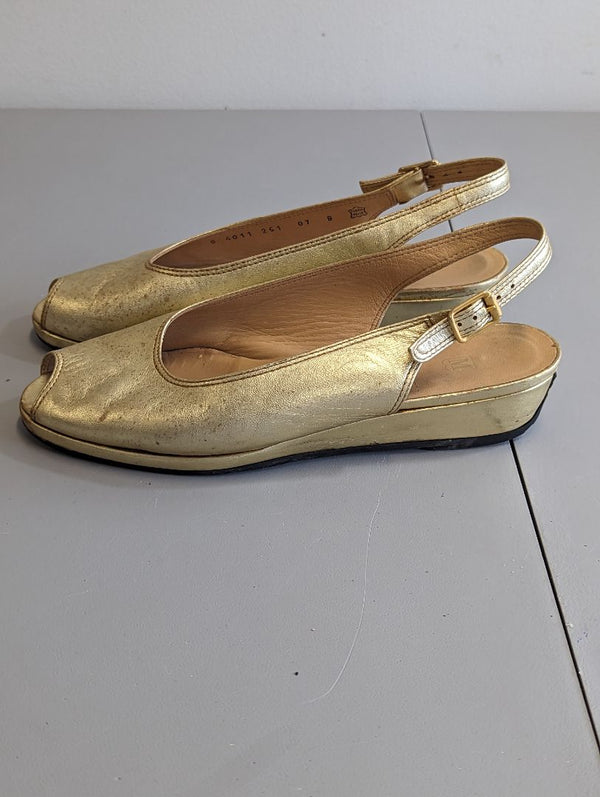 Bruno Magli Gold Sandals (7)
