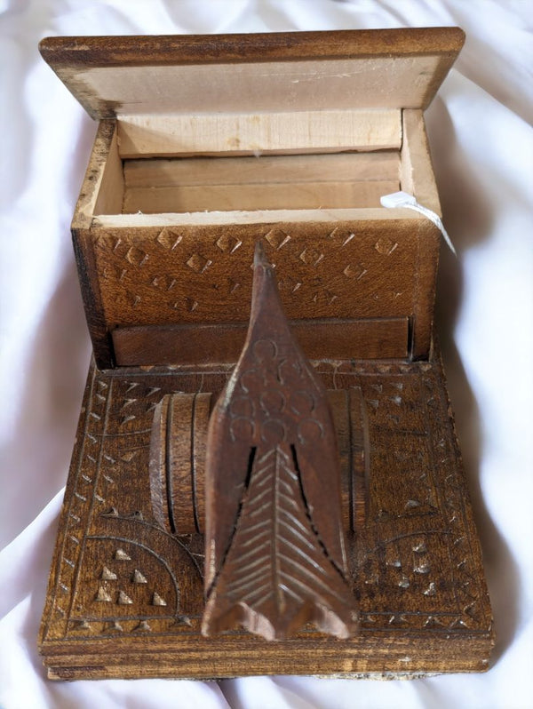 bird cigarette box Dispenser. Smoking Memorabilia - Takes Cigarette Out of Box. Good Condition Vintage Carved Bird Cigarette Dispenser
