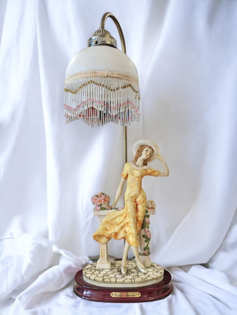 Vintage THE RUBY'S COLLECTION Table Lamp