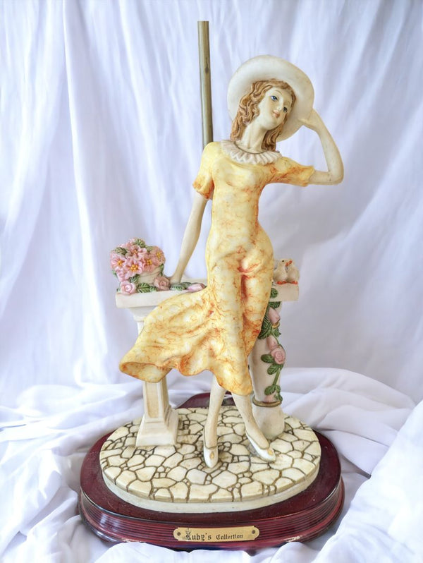 Vintage THE RUBY'S COLLECTION Table Lamp