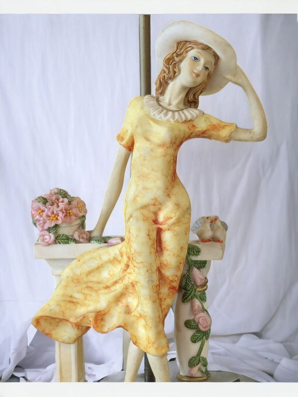 Vintage THE RUBY'S COLLECTION Table Lamp