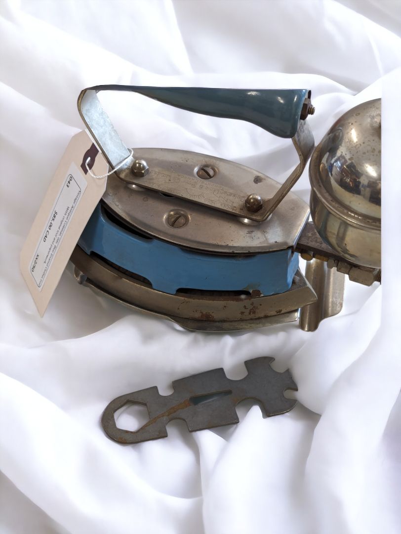 Vintage Antique Coleman Iron