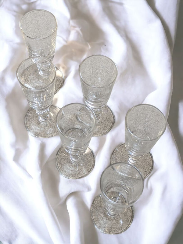 Vintage Glass Set | Timeless Elegance for Your Table