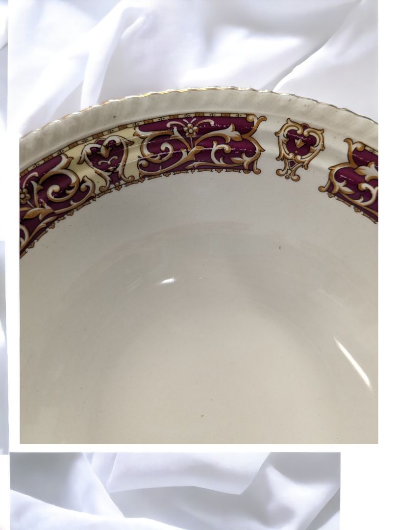 Vintage Soup Tureen & Lid | Timeless Elegance for Your Table