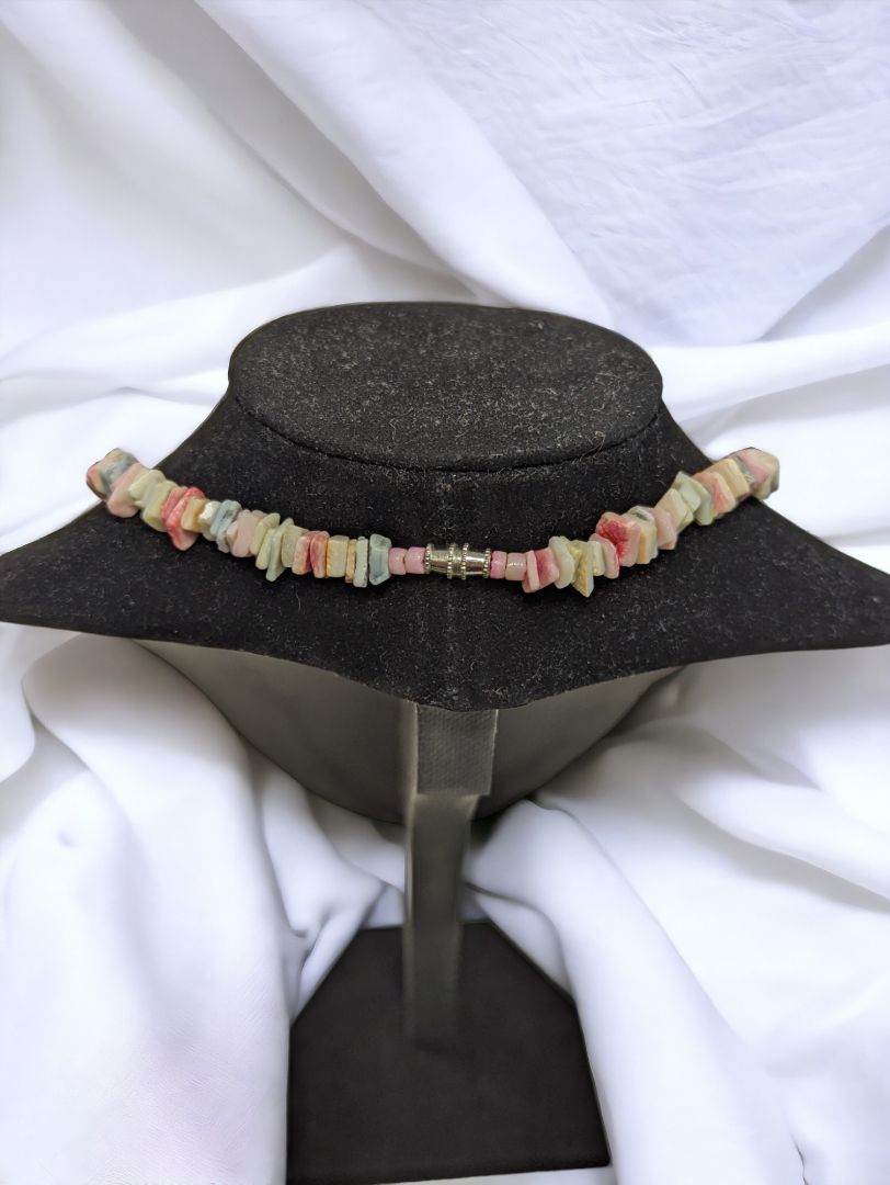 Multi-Coloured Shell Chip Necklace