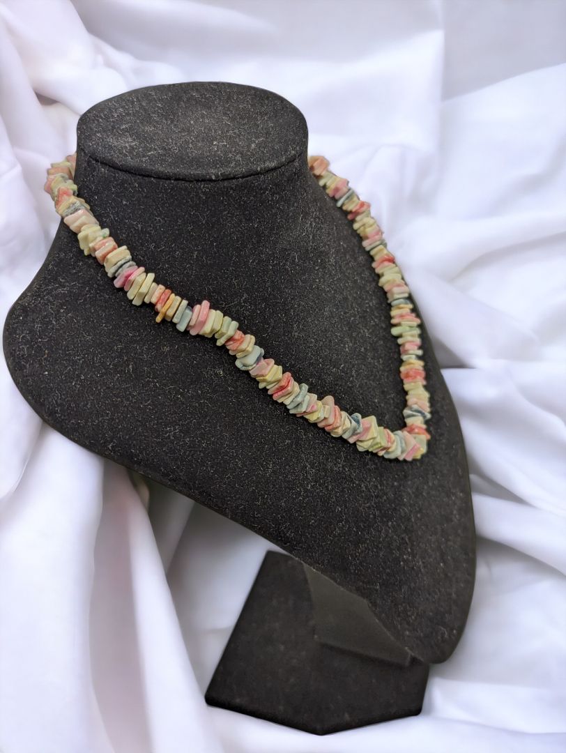 Multi-Coloured Shell Chip Necklace