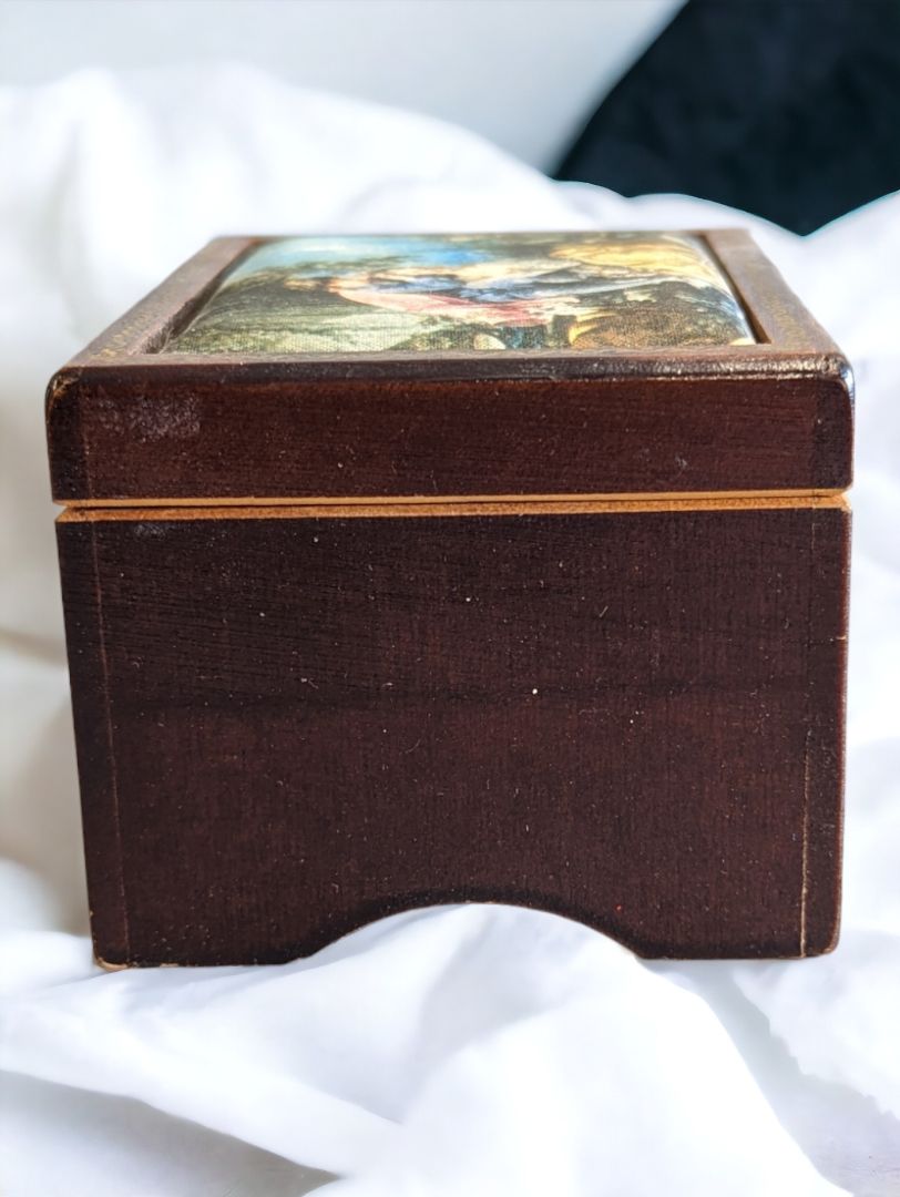 Vintage Francois Boucher Japan Music Box