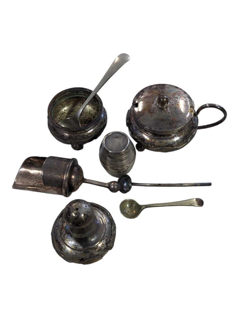 Vintage Collection of 8 Silverware Items
