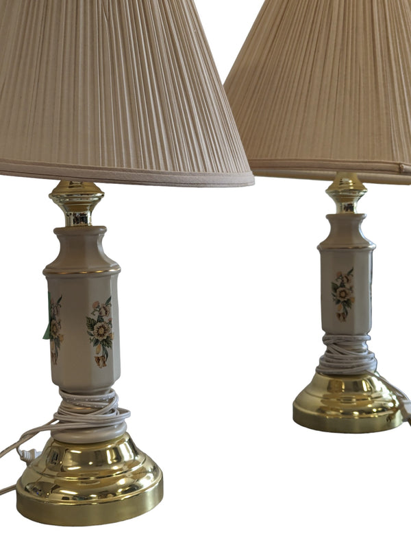 2 Porcelain Lamps (per)