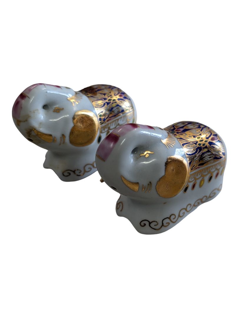 Thai Benjarong Grand millennium Porcelain Elephant Salt & Pepper Shakers