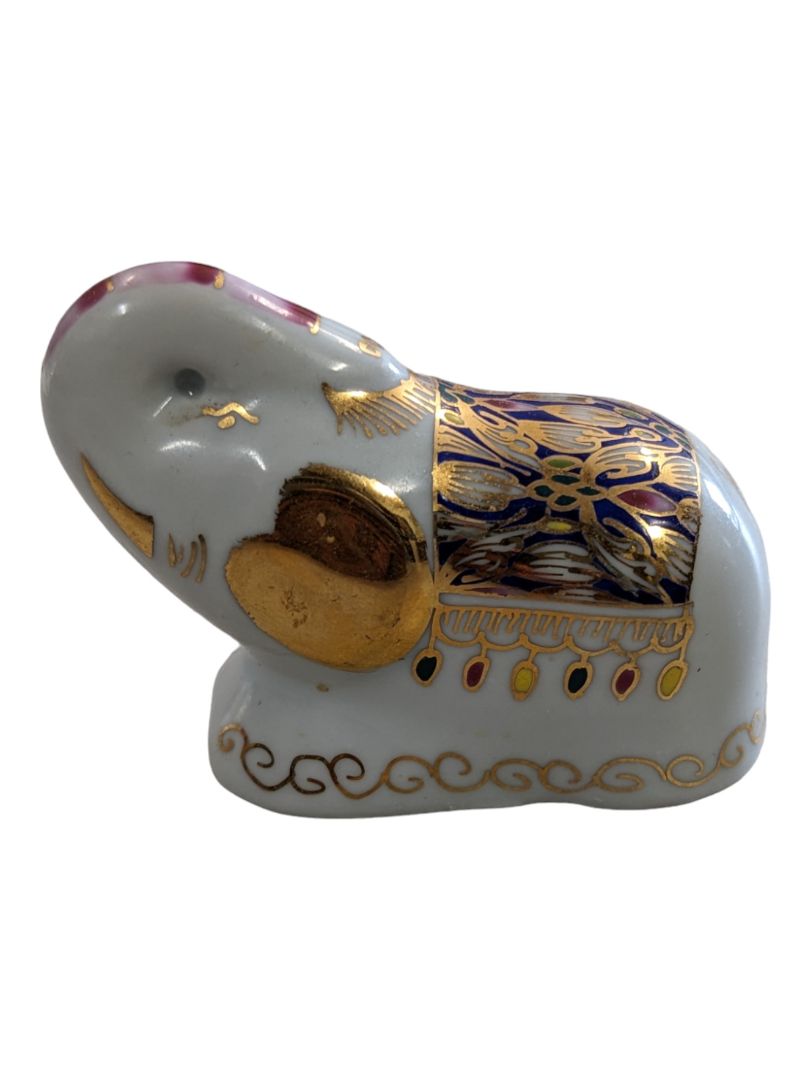 Thai Benjarong Grand millennium Porcelain Elephant Salt & Pepper Shakers