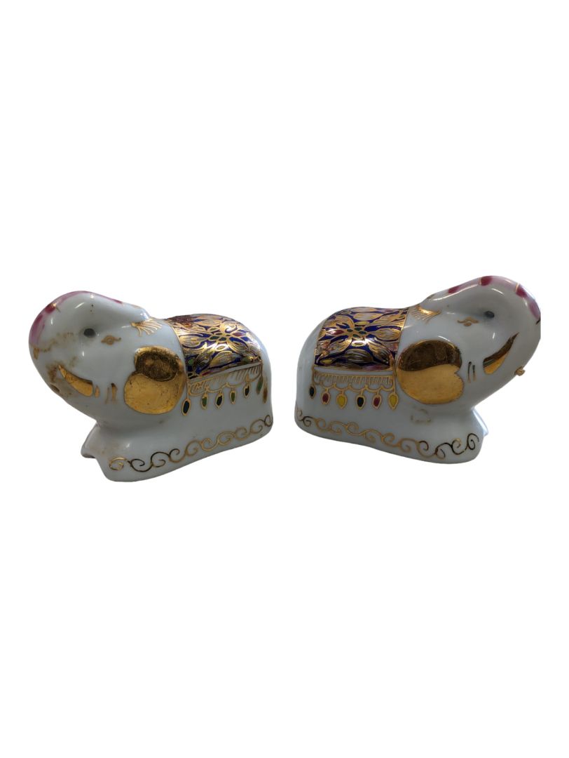 Thai Benjarong Grand millennium Porcelain Elephant Salt & Pepper Shakers