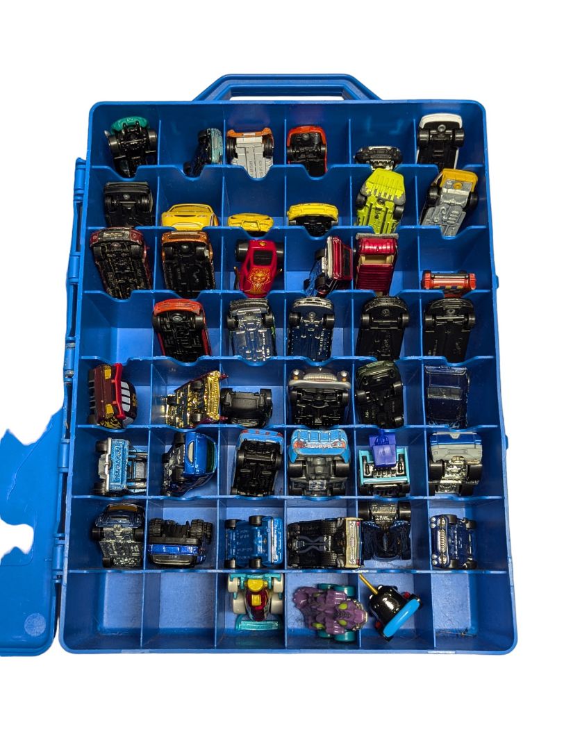 Vintage 90s Hot Wheels 48 car carry case