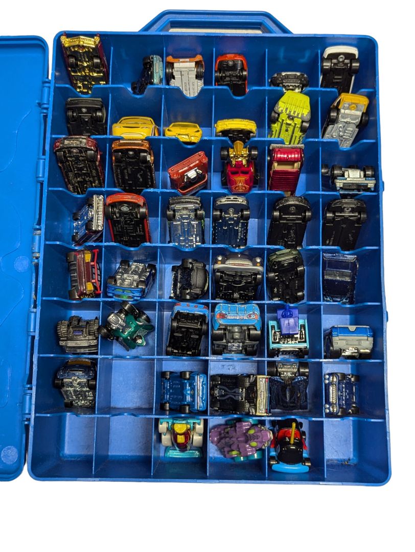 Vintage 90s Hot Wheels 48 car carry case