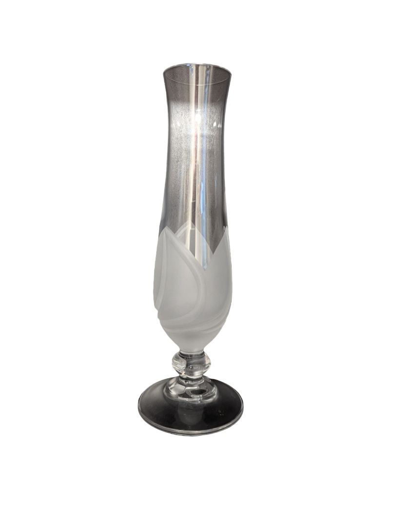 Vintage Art Glass Vase Clear w Frosted Flower Bottom
