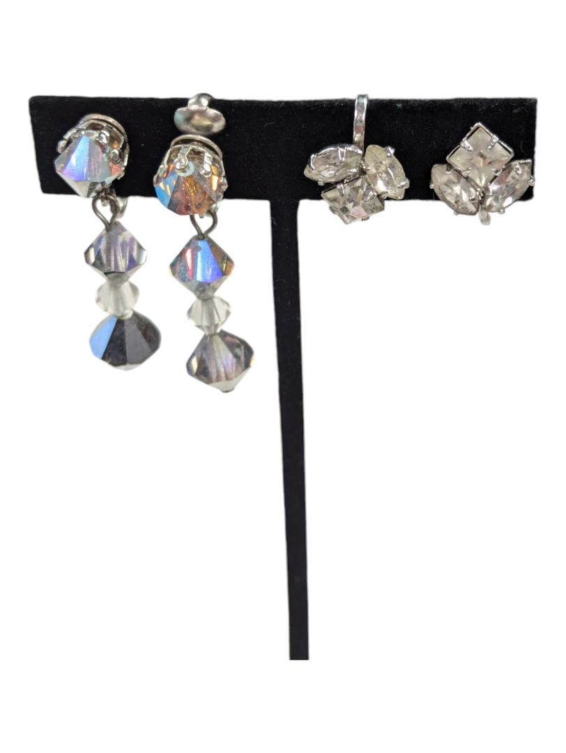2 Necklaces & 4 Pairs of Ear clips