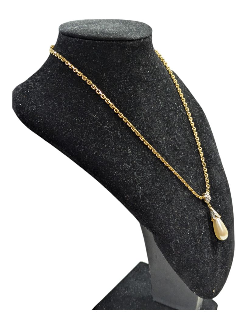 Vintage Nina Ricci Tear Drop Pearl Gold tone Necklace