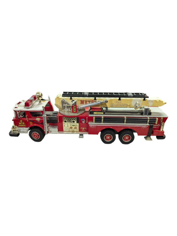 Metro Fire Engine Ladder Truck