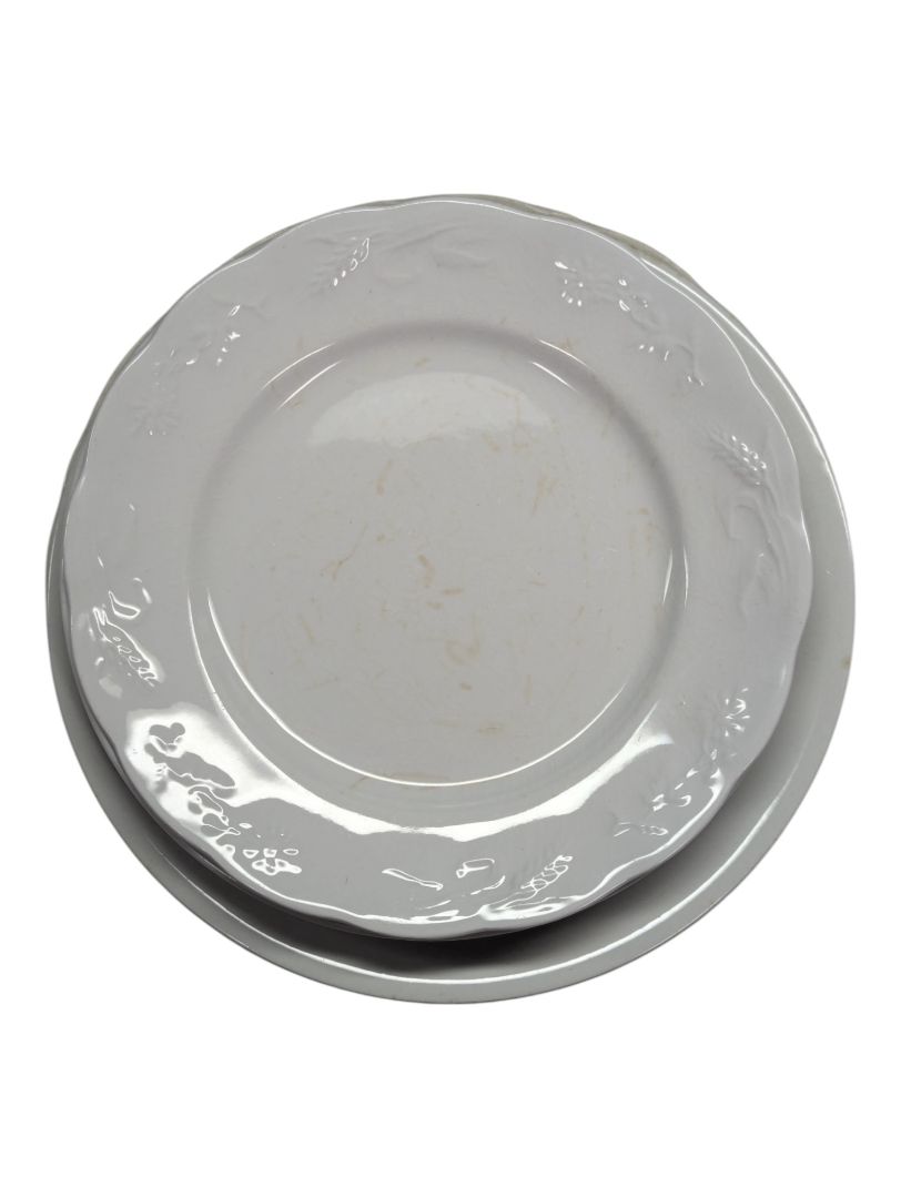 Lot of Assorted Plates (6)