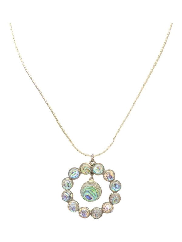 Iridescent patterned necklace set