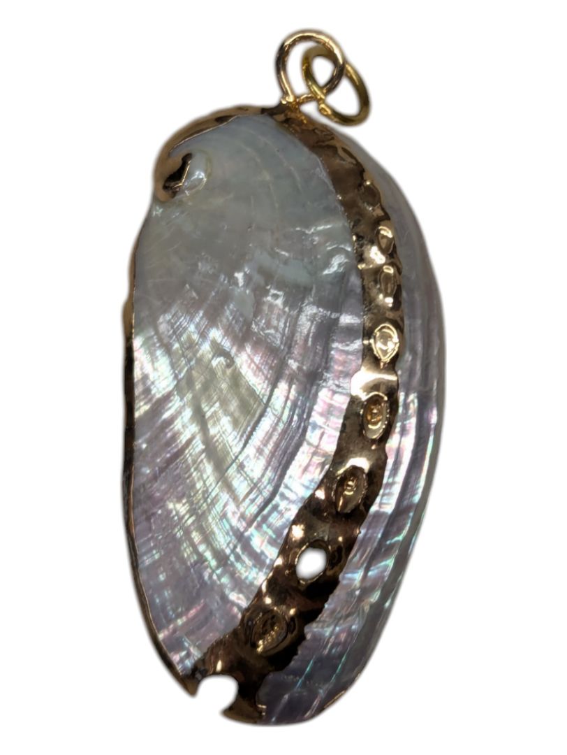 Iridescent patterned necklace set
