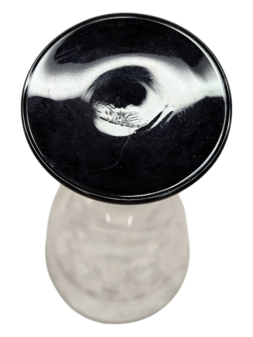 Glass goblet with tinted foot