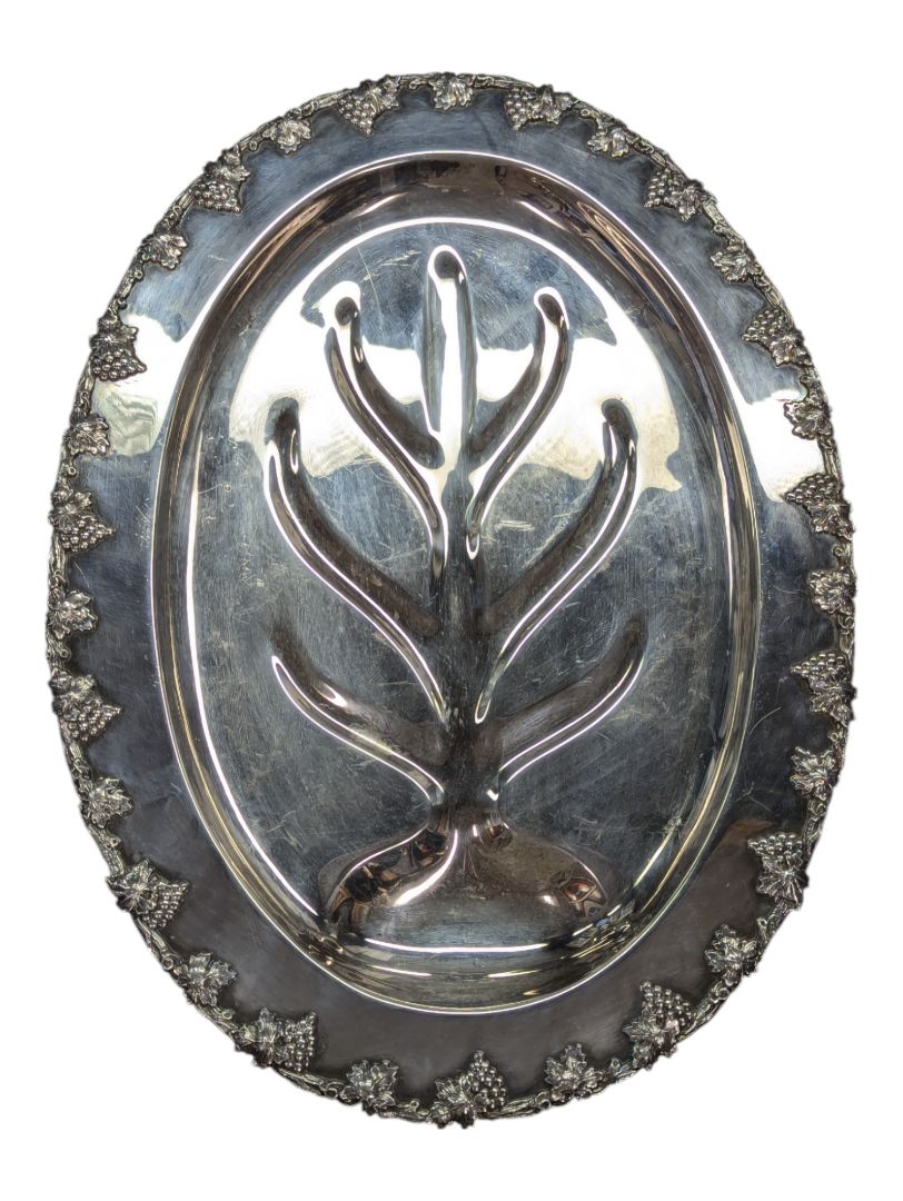 Sliver tray with tree well