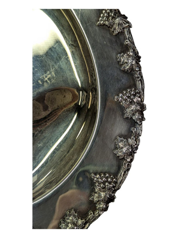 Sliver tray with tree well