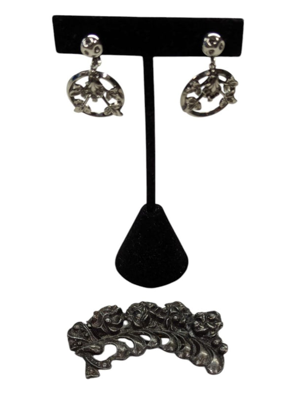 Silver tone floral jewelry set
