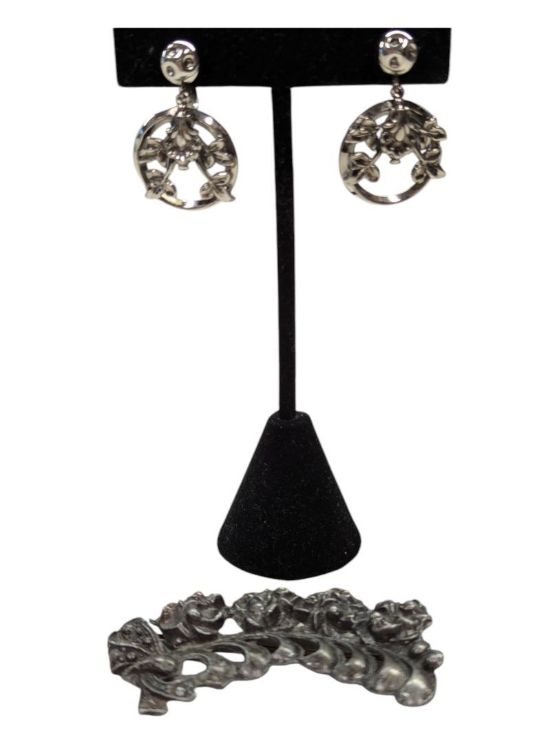 Silver tone floral jewelry set