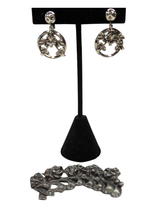 Silver tone floral jewelry set