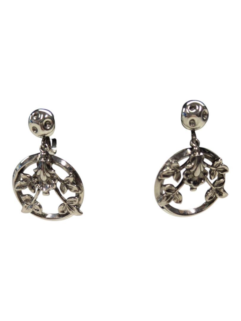 Silver tone floral jewelry set
