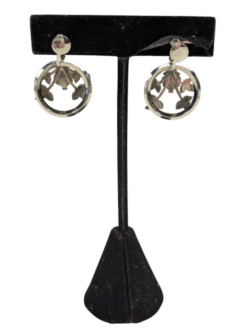 Silver tone floral jewelry set