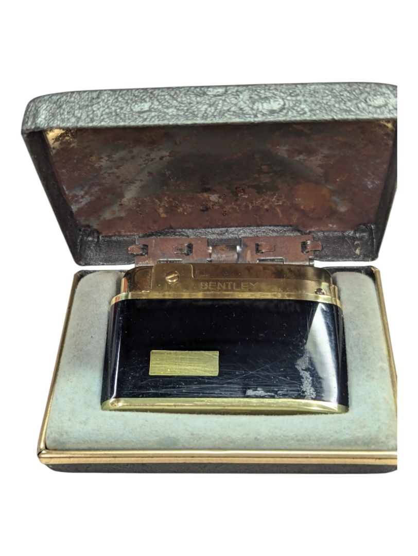 Vintage BENTLEY Lighter w Org. Box Gold tone/black Made in Austria