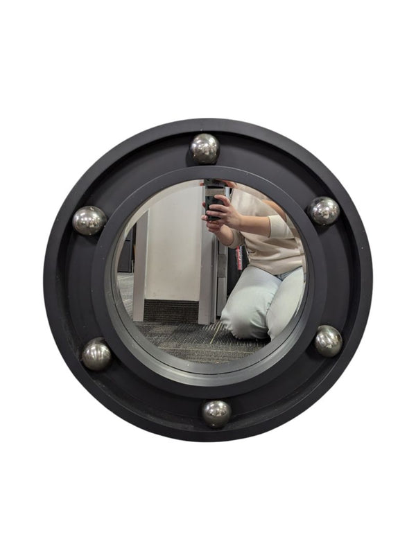 Round Mirror with Silver Balls 24"